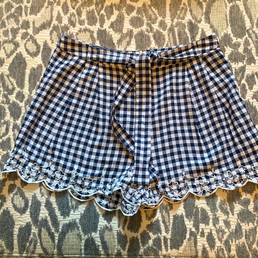 Ladies, blue pepper shorts
